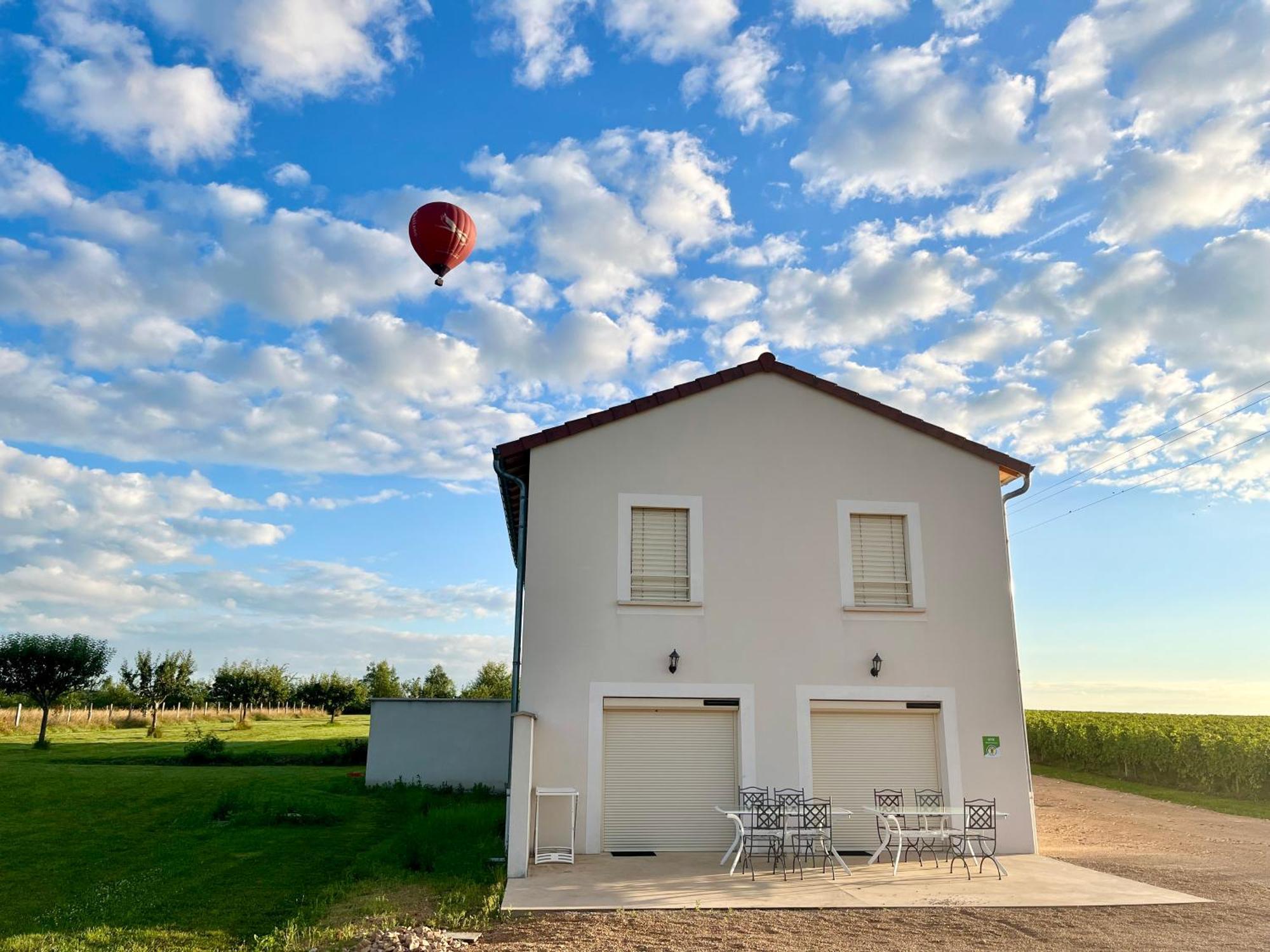 La maison du Négociant Lugny Esterno foto